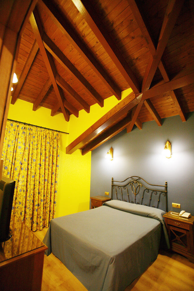 Hotel Imperion Onís Zewnętrze zdjęcie
